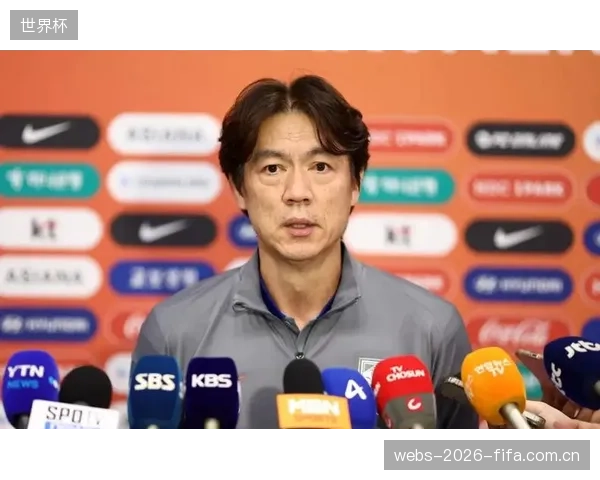 主教练洪明甫预计将采用三中卫体系，金玟哉是防线战术执行的绝对核心。